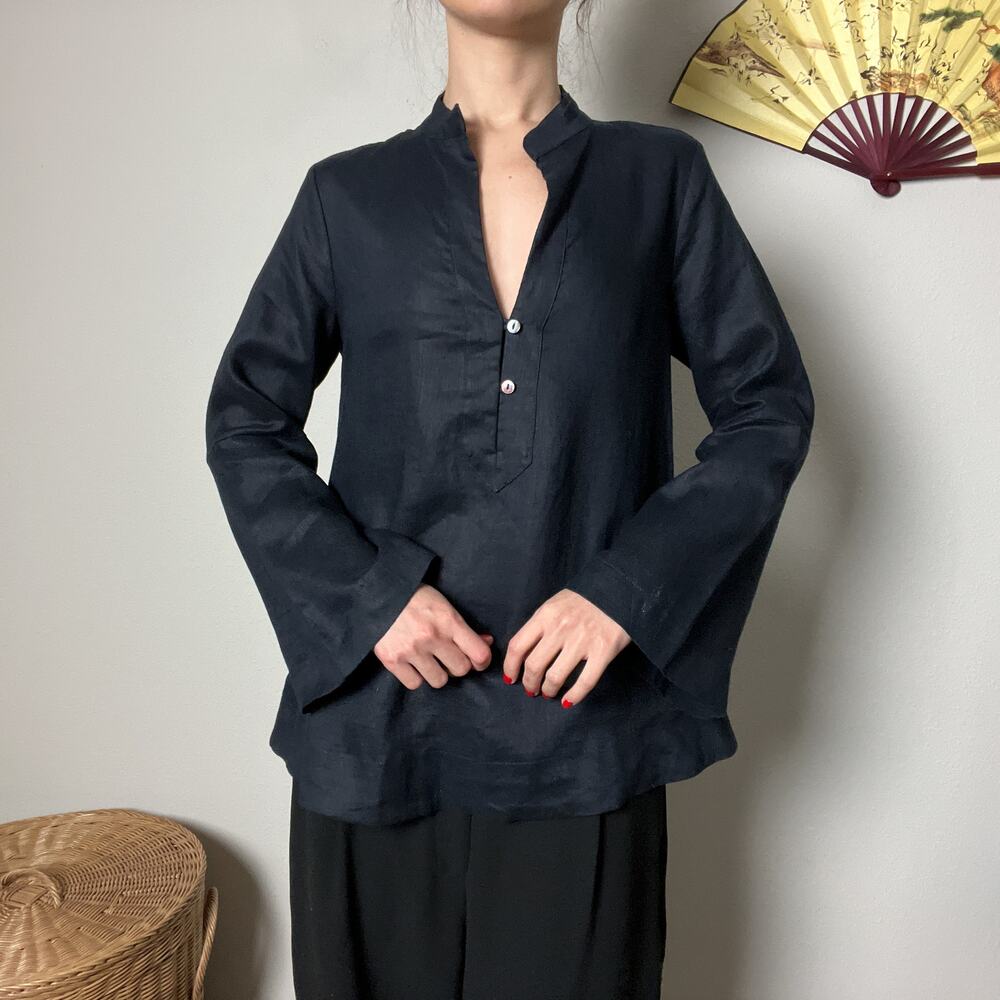 tuckernuck india hicks eleuthera navy blue linen v neck flared sleeve tunic top